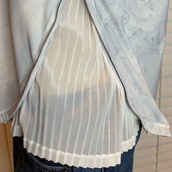 Lululemon Just Pleat It Short Sleeve Athletic Running Tee Shirt Top Size 8? EUC - Picture 5 of 10